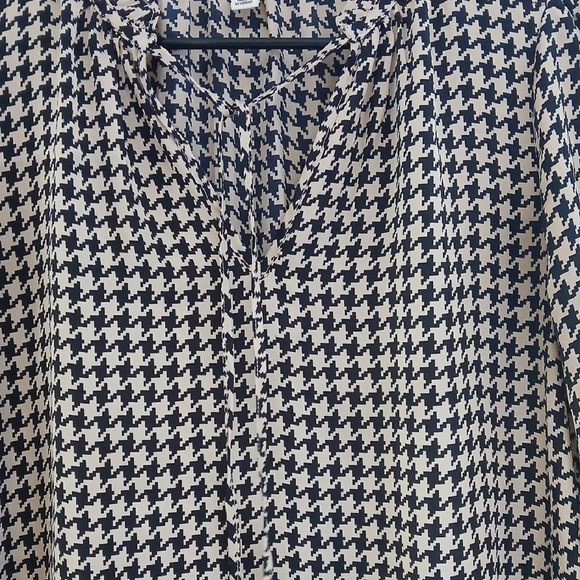 Elegant Houndstooth Blouse in Black and Cream Sz S/P - Picture 3 of 8